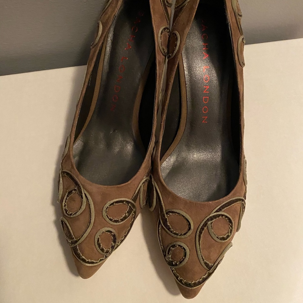 Sasha London Pumps (Taupe Suede)